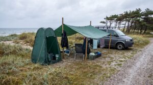 Camping: WC-Zelt, Dusche und Schlechtwetter-Schutz am Spot