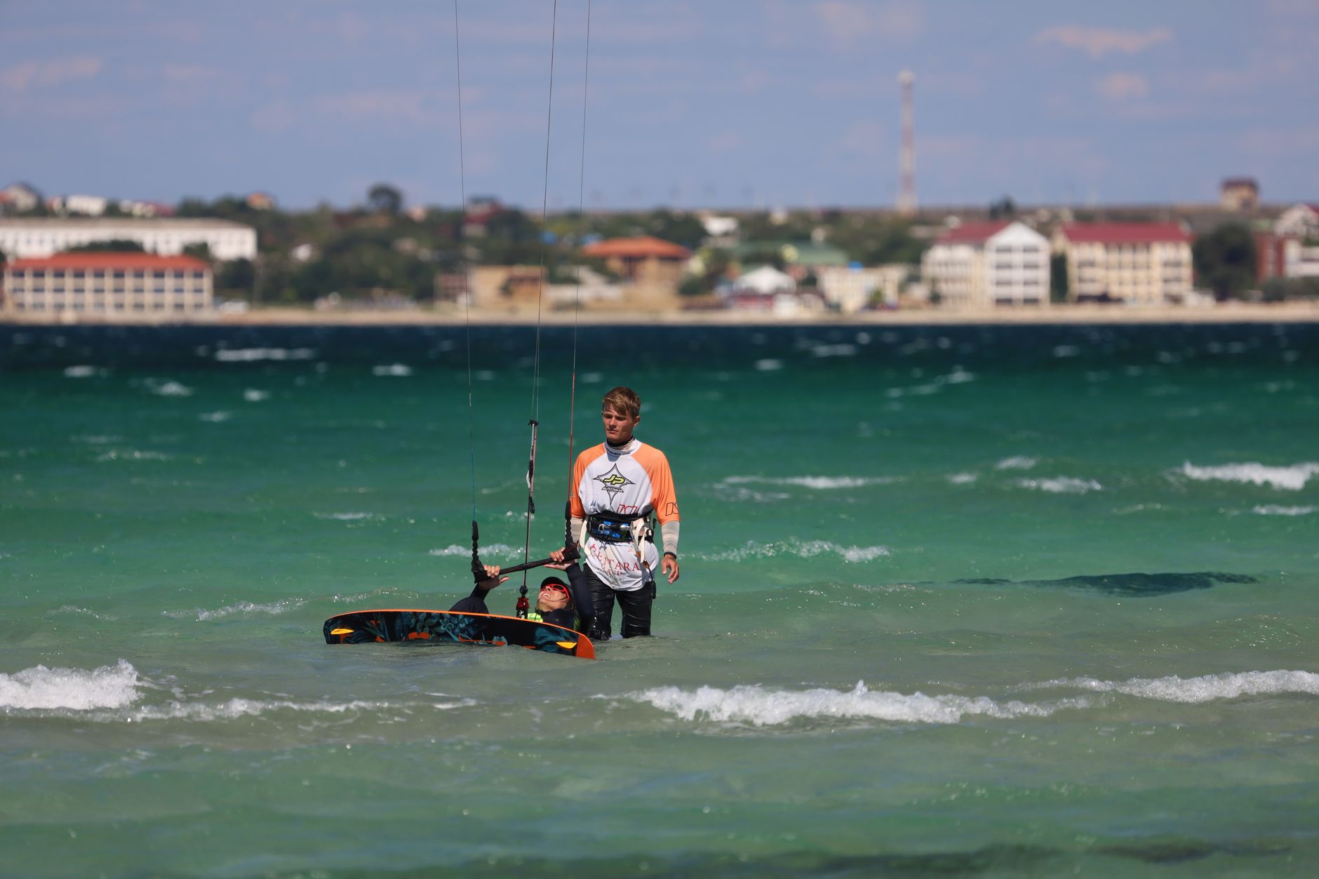 Kitesurfer vor dem Ostseebad